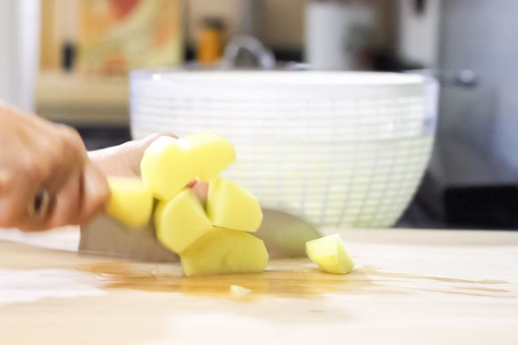 #4 Cut the potatoes into cubes.